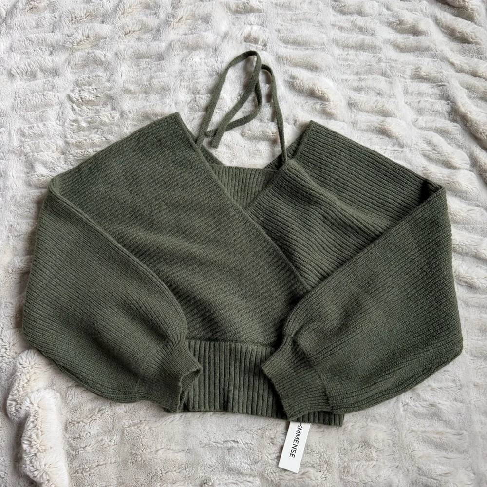 Commense 2 in 1 Bat Sleeve Halter Knit Top in Green Size Medium - Picture 4 of 5